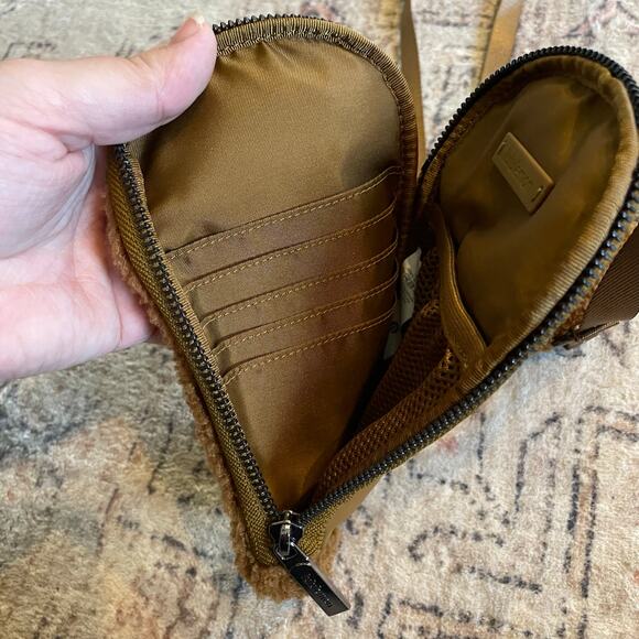 NWOT Lululemon Modular Phone Crossbody Bag Sherpa Fleece Burnt Caramel EUC - Picture 11 of 16